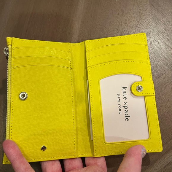 Kate spade small wallet (NWT) - Picture 3 of 5